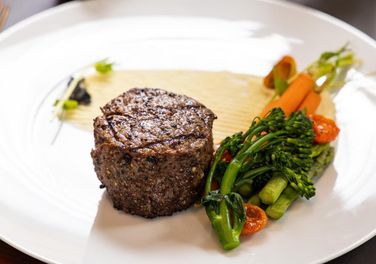 Duxton Hotel Perth Exterior foto A steak prepared using the dry-aging technique